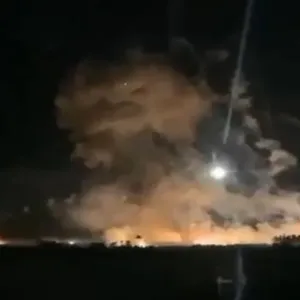 انفجار ضخم يهز قاعدة عسكرية تستخدمها قوات الحشد الشعبي جنوبي بغداد (فيديو)