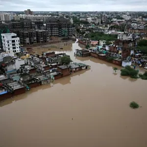 مقتل أكثر من 50 شخصا في فيضانات بشمال شرق الهند