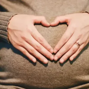 إبرة الظهر أثناء المخاض تقلل خطر المضاعفات الشديدة وقت الولادة