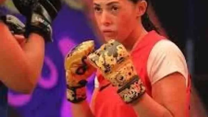 دنيا سمير غانم تظهر بزي ملاكمة في كواليس «روكي الغلابة»