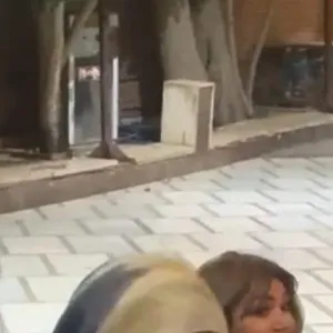 ريم أحمد تتعرض للإغماء في عزاء والدتها بالحامدية الشاذلية (صور)