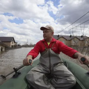 فيديو. 
            
    			فيضانات تضرب منطقتي تومسك وكورغان في روسيا
