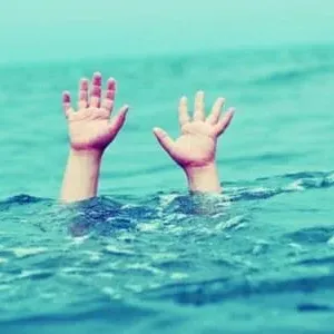 إنقاذ شاب من الغرق