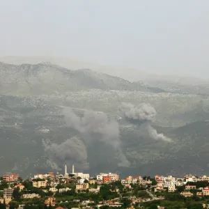 غارات إسرائيلية على أطراف بلدة عيترون جنوب لبنان