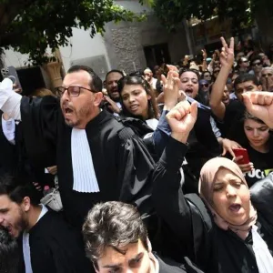 اعتقالات تونس تفجّر الصّراع بين السّلطة والمحامين...