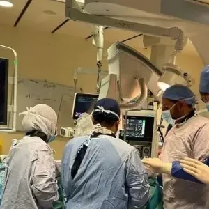 المستشفى السلطاني ينجح في إدخال تقنية زراعة منظم لضربات القلب في عصب القلب الأيسر