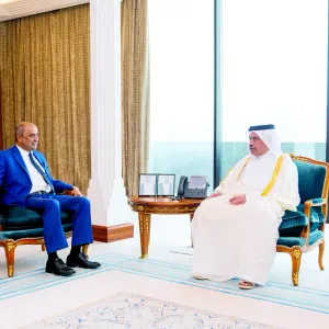 وزير المالية يجتمع مع نظيره اليمني