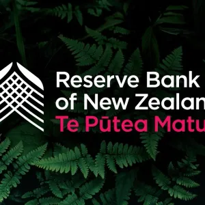 البنك المركزي في نيوزيلندا يثبت الفائدة للاجتماع السابع على التوالي