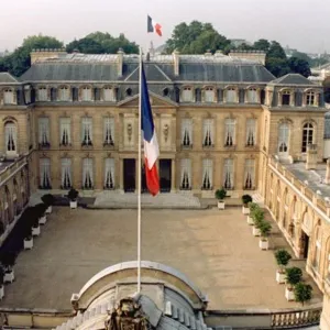 «الإليزيه» بعد زيارة ميقاتي: فرنسا ستسعى لمنع تصاعد العنف بين لبنان وإسرائيل