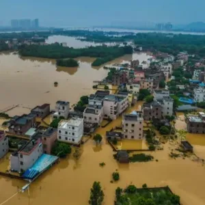 الإمارات تتضامن مع الصين وتعزي في ضحايا الإعصار والفيضانات