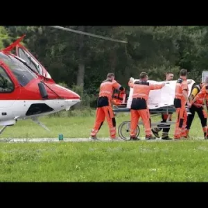 رئيس وزراء سلوفاكيا في "حالة حرجة" بعد إصابته في حادث إطلاق نار