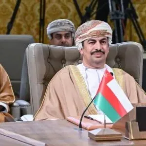 تحيات جلالة السلطان إلى ملك البحرين ينقلها وزير الإعلام