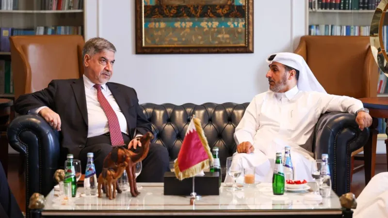 مدير المعهد الدبلوماسي يجتمع مع وكيل وزارة الخارجية العراقية