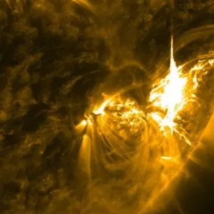 علماء: الدورات الشمسية ترتبط بعدم الاستقرار المغناطيسي بالقرب من السطح