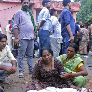 مقتل 100 شخص على الأقل وإصابة العشرات جراء التدافع في مناسبة دينية بولاية أوتار براديش
