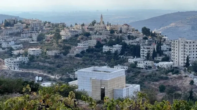 بيت دُقو.. "بلد الصوفي" المعزولة عن القدس