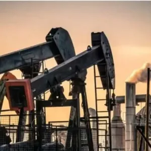 النفط يرتفع وسط تزايد المخاوف بشأن الإمدادات في الشرق الأوسط