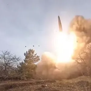 بالفيديو.. صاروخ إسكندر الروسي يدمر بطارية أس 300 أوكرانية