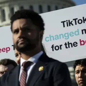تيك توك يندد بمحاولة حظره في أميركا: سحق لحرية التعبير