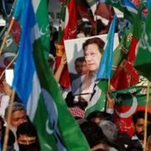 انتخابات باكستان.. دعوة للتظاهر والجيش محذرا: لا للفوضى