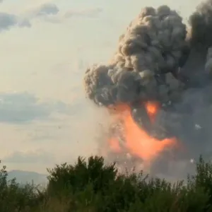 فيديو. انفجارات ضخمة في مستودعات الألعاب النارية في بلغاريا https://arabic.euronews.com/video/2024/07/26/huge-explosions-fireworks-storage-ellin-pelin...