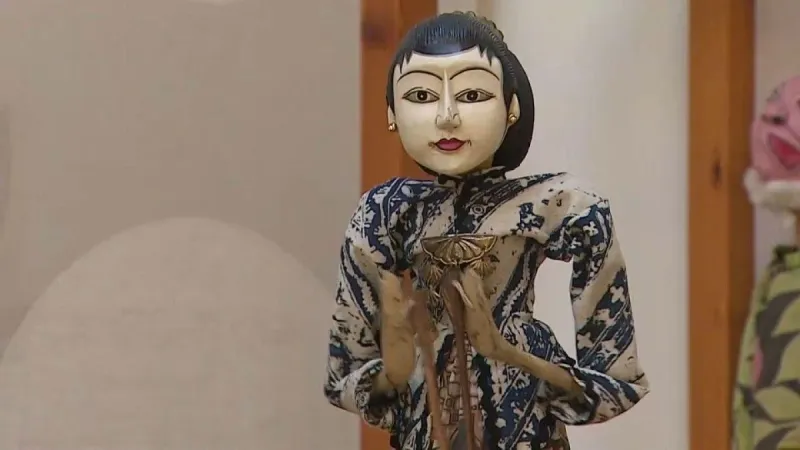 فيديو. متحف "مسرح الدمى" في إسبانيا.. رحلة بطعم خاص عبر ثقافات العالم https://arabic.euronews.com/video/2024/05/10/spain-joaquin-hernandez-puppet-work...