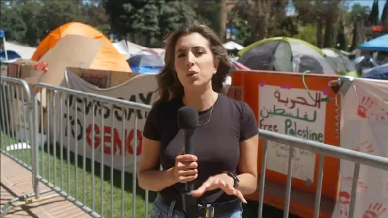 طلاب في جامعة كاليفورنيا يتظاهرون دعمًا للفلسطينيين.. شاهد ما رصدته كاميرا CNN
