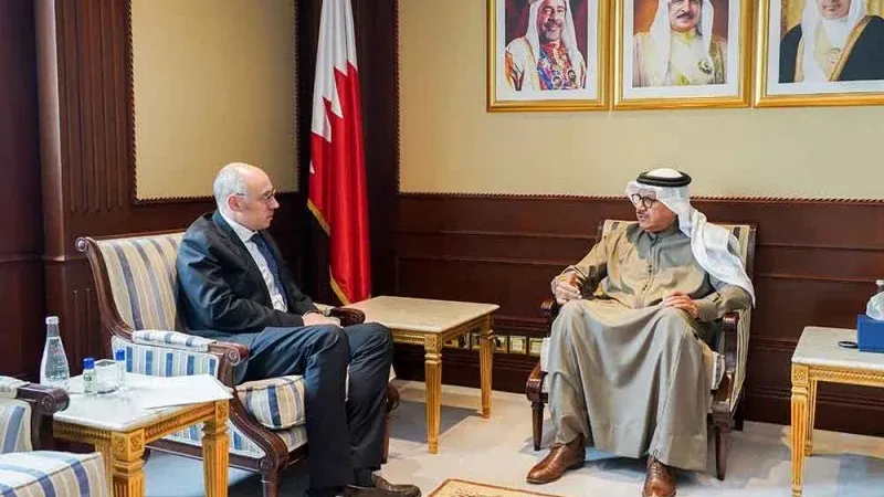 وزير الخارجية يستقبل سفير أوكرانيا لدى مملكة البحرين والمقيم في أبوظبي