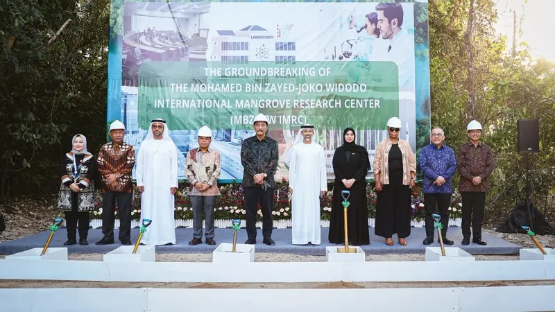وضع حجر أساس مركز «محمد بن زايد- جوكو ويدودو لأبحاث القرم» في إندونيسيا