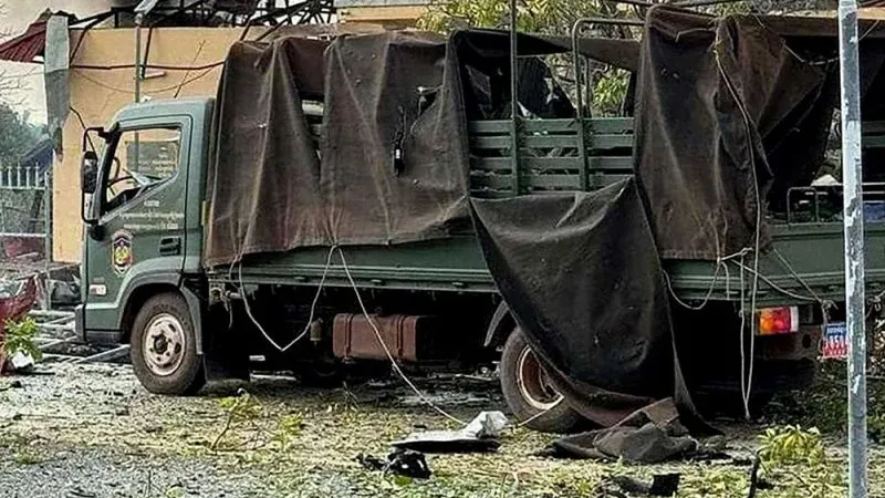 كمبوديا.. انفجار "غامض" بقاعدة عسكرية يودى بحياة 20 جنديا