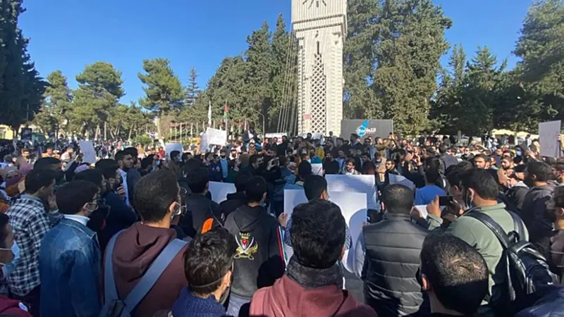 طلاب الأردن يدعون إلى وقفة في الجامعات تضامنا مع غزة
