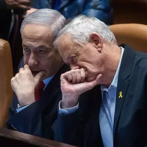 صحيفة عبرية: نتنياهو حاول تقليص التفويض الممنوح لـ"الوفد المفاوض"