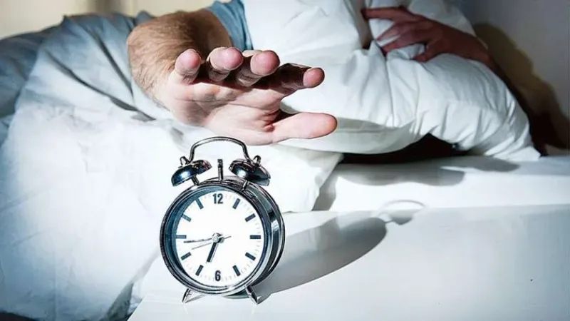 6 عادات خاطئة تجنبها عند الاستيقاظ من النوم.. تسبب الخمول والتوتر