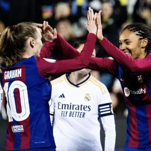 سيدات برشلونة يكتسحن ريال مدريد في نصف نهائي سوبر إسبانيا
