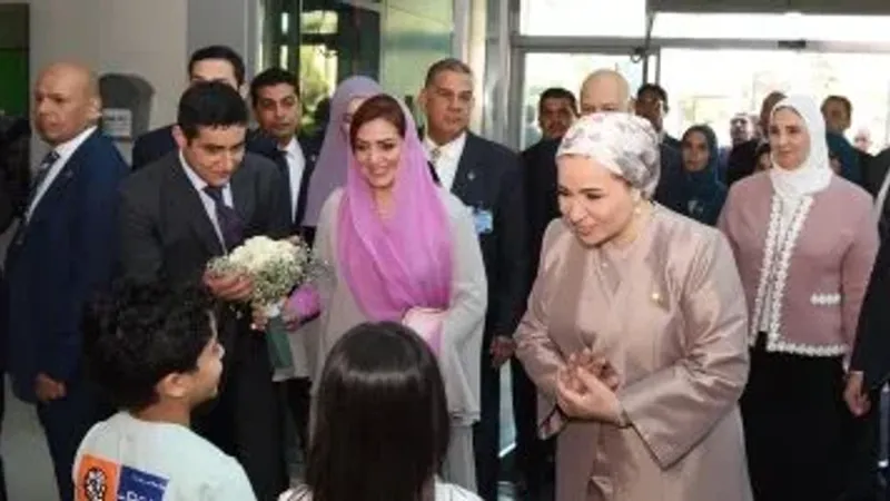 السيدة انتصار السيسي وحرم سلطان عمان فى زيارة لمستشفى 57357 دعما للأطفال