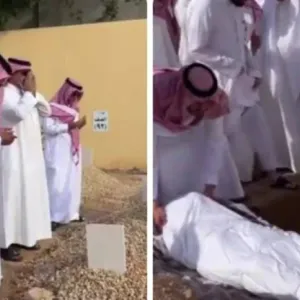 شاهد.. لقطات من مراسم دفن الأمير  ‎"بدر بن عبدالمحسن" في مقبرة ‎العود بالرياض