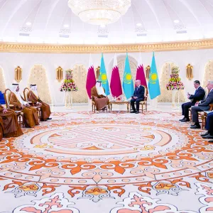 صاحب السمو ورئيس كازاخستان يعقدان مباحثات رسمية