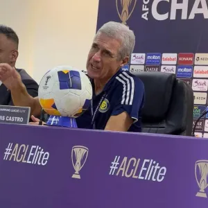 "الكاع عوجة".. مدرب النصر يحمل ملعب المدينة مسؤولية التعادل