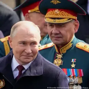 في تغيير كبير للقيادة العسكرية الروسية بوتين يقيل وزير دفاعه