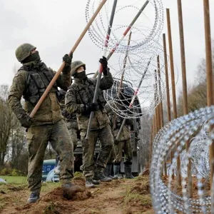 بولندا تخصص 2,3 مليار يورو لتحصين حدودها مع روسيا