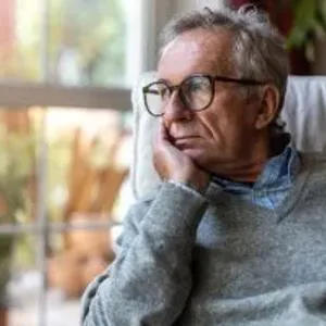 الاكتئاب عند كبار السن: الأعراض وطرق العلاج الفعالة