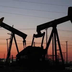 ارتفاع سعر النفط الخام بأكثر من 1% ليصل إلى 81 دولاراً للبرميل