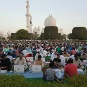 رمضان في الإمارات.. محطة سنوية لإطلاق المبادرات الخيرية