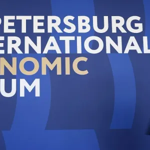 رجال أعمال إيطاليون سيحضرون منتدى بطرسبورغ الاقتصادي الدولي "سرا"