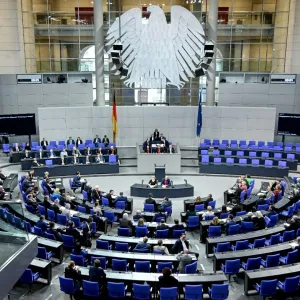 قانون ألماني جديد يحظر رمز "المثلث الأحمر" الخاص بحماس
