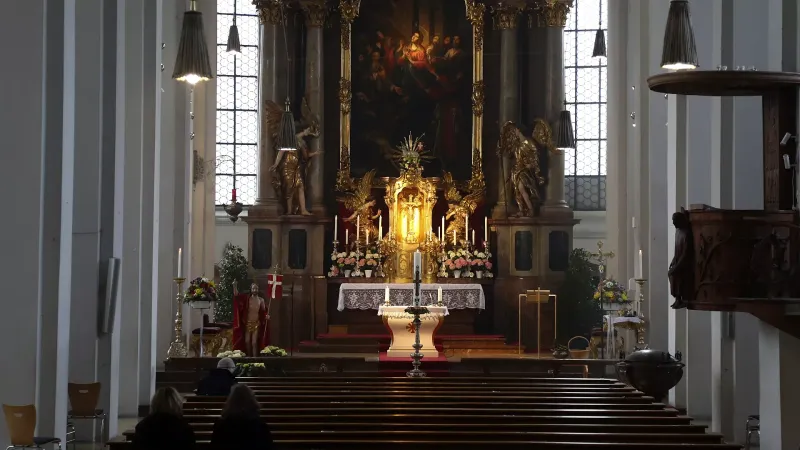أكثر من نصف مليون شخص يتركون الكنيسة الكاثوليكية في ألمانيا مع انتشار فضيحة الاعتداءات الجنسية