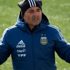 "الأرجنتين لن تعاني بعد ميسي" .. سامباولي يتحدث عن كرة النار في المونديال ويستفز البرازيل