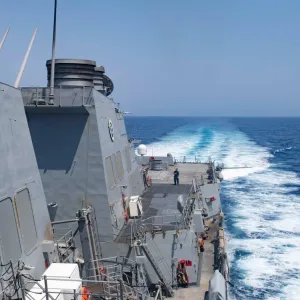 «الحوثي»: هاجمنا 3 سفن بينهم مدمرة أميركية