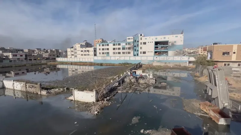 بلدية غزة تعالج جزئيا الأزمة البيئية في محطة "7B" التي دمرها الاحتلال