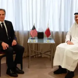 رئيس الوزراء القطري يبحث مع بلينكن جهود إطلاق الأسرى ووقف الحرب بغزة
